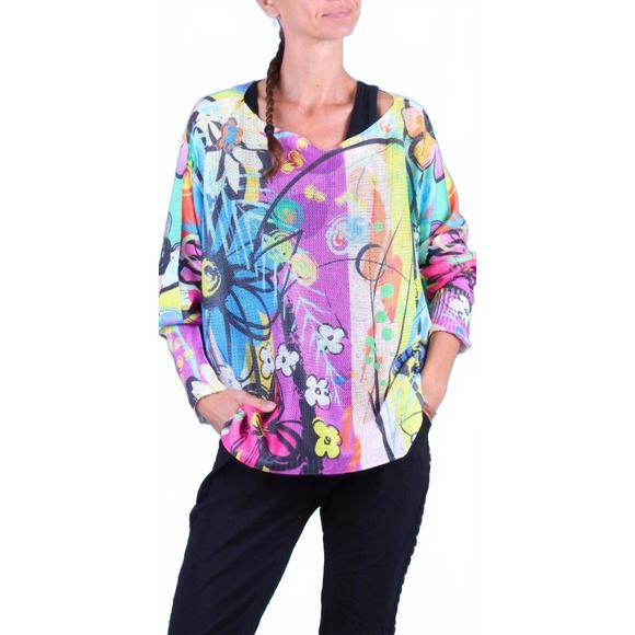 NEW GIGI MODA daria floral doodle print batwing sweater in multi - Picture 1 of 2